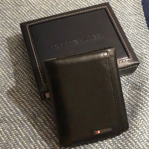 TOMMY HILFIGER Trifold Wallet - Men’s